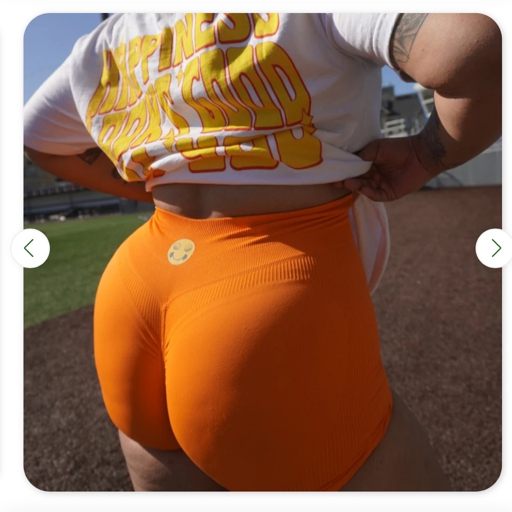 HAPPY- SCRUNCH SHORTS (2" INSEAM)